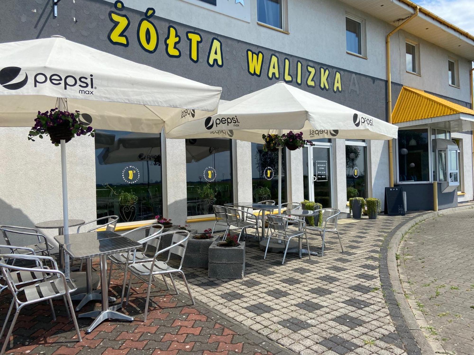 Zolta Walizka Gosciniec Hotel Podrzewie Exterior foto